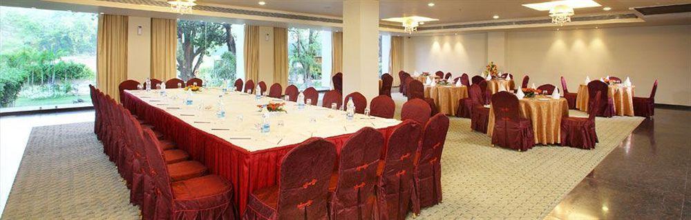 Godwin Hotel Haridwār Esterno foto