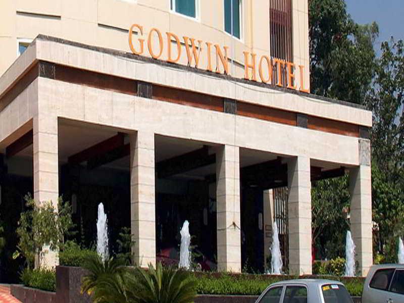 Godwin Hotel Haridwār Esterno foto