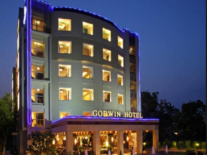 Godwin Hotel Haridwār Esterno foto
