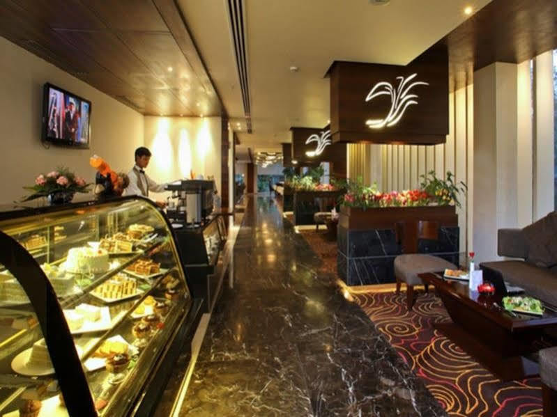 Godwin Hotel Haridwār Esterno foto